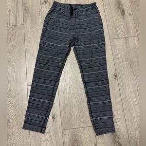 Lululemon on the fly pants 7/8 27” size 2